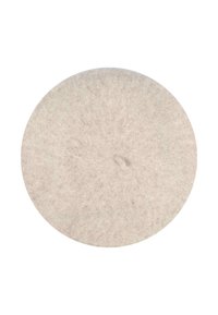 Runde, hellgraue Filzmatte mit einer weichen, strukturierten Oberfläche. Das Design ist einfach und weist keine Muster oder auffälligen Beschläge auf.