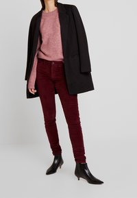 ONLY Pantalon classique - dark red