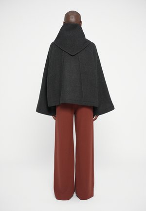 Rankning 8: Rodebjer - Kort kappa / rock