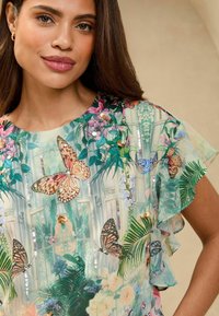 Lipsy REGULAR FIT - PRINTED EMBELLISHED  - Marškinėliai su spaudiniu - green