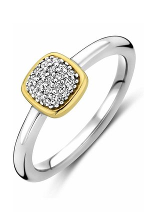 Silberring mit einem quadratischen goldenen Akzent, versehen mit pavéierten weißen Steinen, glattem Band, polierter Oberfläche und subtiler Krümmung im Design.