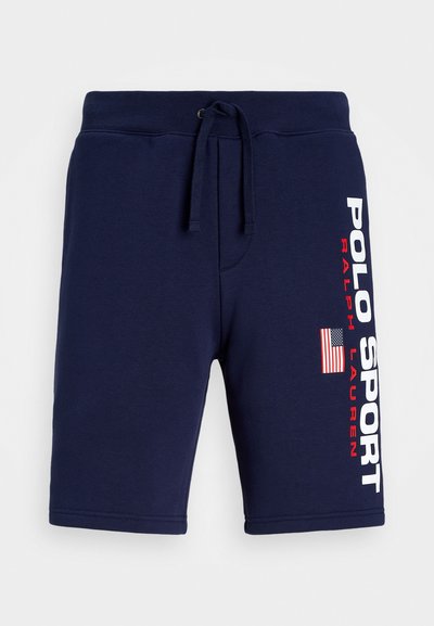 Jūras spēku kokvilnas maisījuma šorti ar elastīgu jostu, auklu; ar baltu un sarkanu "POLO SPORT" tekstu un Amerikas karoga grafiku sānos.