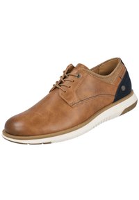 Zapatos de cuero marrón con un acabado suave, presentando un acento en azul marino contrastante, punta redonda y suela blanca. Diseño con cordones.