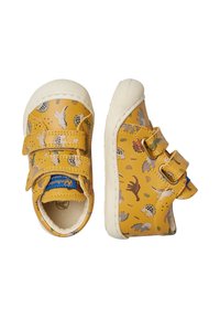 Žluté kožené boty pro malé děti s dinosaury a přírodními vzory, vybavené dvojitými suchými zipy a bílými gumovými podrážkami.