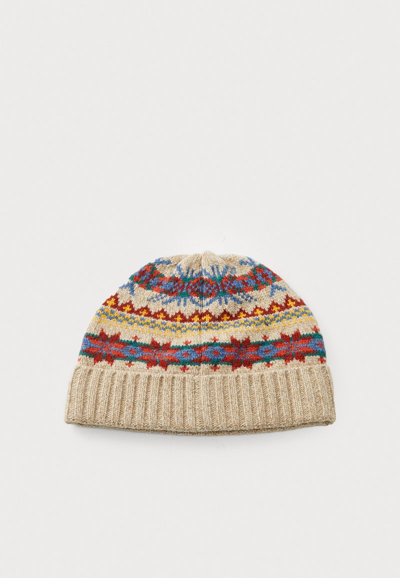 Gebreid beanie in beige met kleurrijke sneeuwvlokpatronen in rood, blauw en geel. Heeft een geribbelde manchette voor extra textuur.