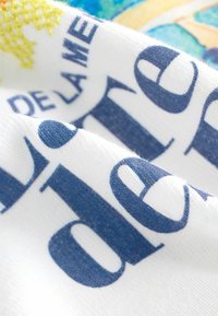 REGULAR FIT  OCHRE HEAVYWEIGHT - Marškinėliai su spaudiniu - ecru white coastal scene beaded graphic