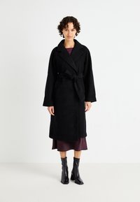 Gina Tricot BELTED LONG COAT - Klasisks mētelis - black