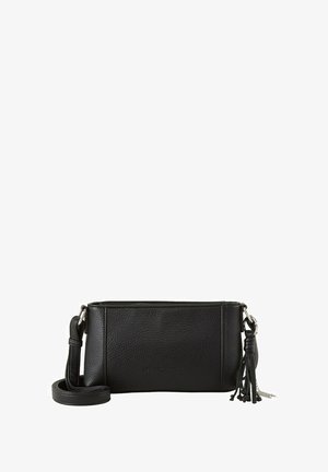 Fekete bőr oldaltáska texturált felülettel, téglalap alakú, állítható pánttal és díszítő bojtos részlettel.