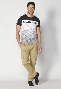 Koroshi SHORT SLEEVE  - Marškinėliai su spaudiniu - blanco white