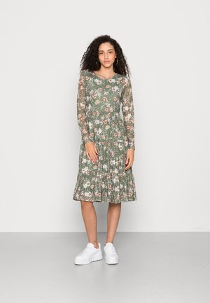 VIGERMIA MIDI DRESS - Sukienka letnia - green