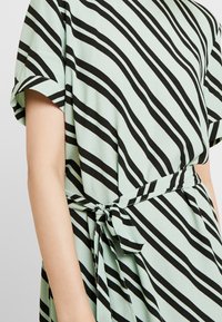 Selected Femme Vapaa-ajan mekko - dark green