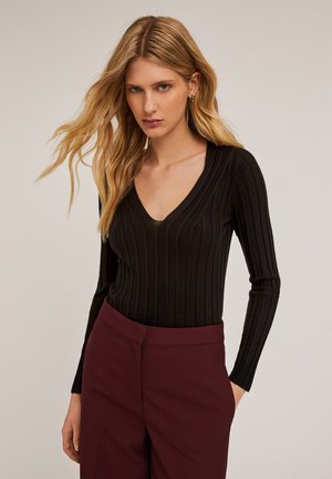 Motivi TRIDIMENSIONALI SCOLLO A V - Jumper - nero