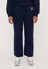 GAP Petite HERITAGE - Treniņtērpa apakšdaļas - navy