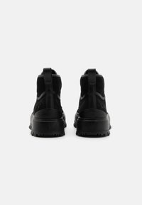 ECCO STREET ACE RUGGED W - Tronchetti - black