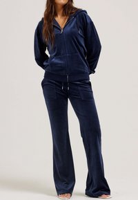 Juicy Couture - JOGGING LAYLA POCKETED FLARE  - Tracksuit bottoms - night sky Thumbnail Image 1