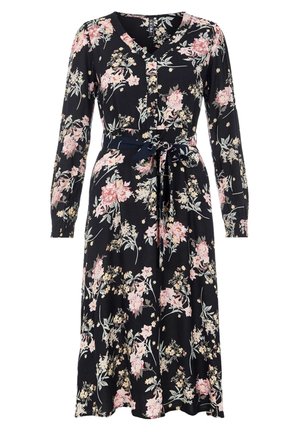 Robe midi noire à manches longues avec imprimé floral rose et beige, col en V, devant boutonné, et ceinture assortie nouée à la taille.