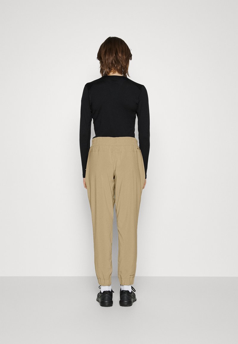 columbia pleasant creek warm jogger