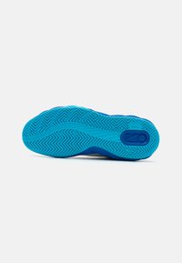 Mizuno WAVE ENFORCE COURT - Teniški copati za različne podlage - white/estate blue/river blue