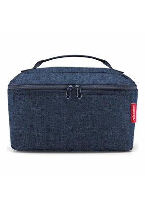 Rechteckiger, dunkelgrauer Stoff-Reiseorganizer mit Tragegriff oben und Doppelreißverschluss, mit rotem Seitentag mit Markenname.