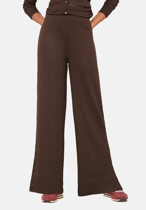 PETITE FIT - WIDE CRINKLE  - Nadrágok - chocolate brown