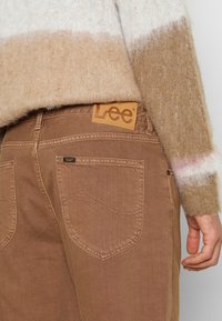 Lee WEST - Jean boyfriend - umber