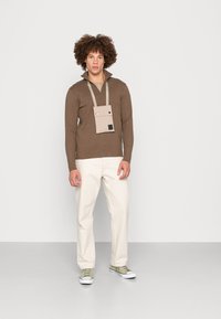 Samsøe Samsøe GUNAN TURTLE NECK ZIP - Camisola - brown