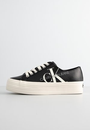 Sneakers - black