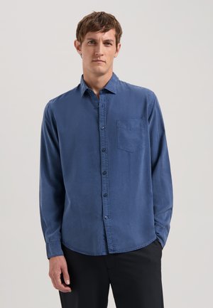 Langärmliges Hemd aus dunkelblauem Baumwollstoff mit einem Button-Down-Kragen, Brusttasche und subtiler Textur. Taillierter Schnitt mit Knopfverschlüssen.