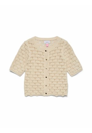 Kreemikas lühikeste varrukatega heegeldatud kudumiga kardigan lainelise äärega ja viie tumeda nupuga ees.