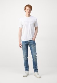 Thumbnail Image 6