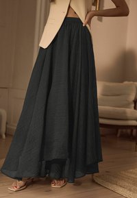 Next PREMIUM ASYMMETRIC TEXTURED REGULAR FIT - Jupe longue - black