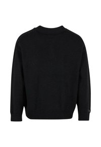 Schwarzer gestrickter Pullover mit Rundhalsausschnitt, überschnittenen Schultern sowie gerippten Bündchen und Saum. Keine sichtbaren Muster oder Verzierungen.
