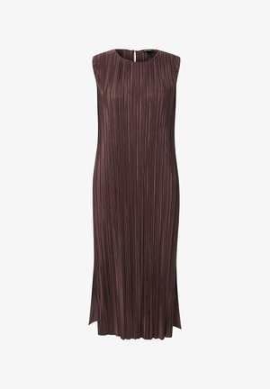 Mouwloze, knielange jurk met verticale plooien in een diepe bruine kleur. Heeft een ronde halslijn en zijsplitten voor extra bewegingsvrijheid.