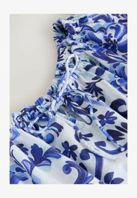 Nepasirinkta, white black