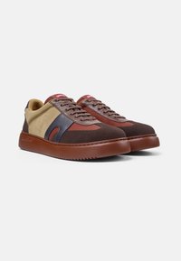 Camper SNEAKERS - Zapatillas - braun rot