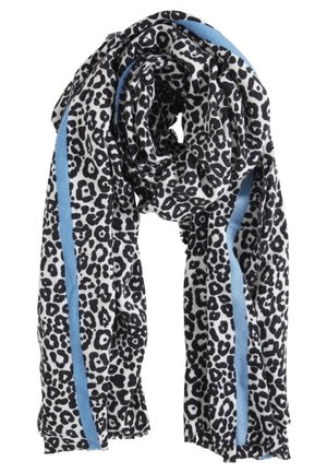 Szalik z nadrukiem lamparta w czarno-białych kolorach z jasnoniebieskimi pionowymi paskami, miękka tkanina, luźno złożony.