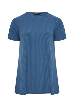 Blå kortærmet T-shirt med ribstrik, rund hals, vid pasform og synligt mærke indeni kraven.