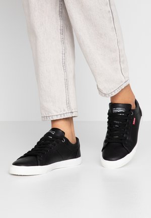 Sneakers - black