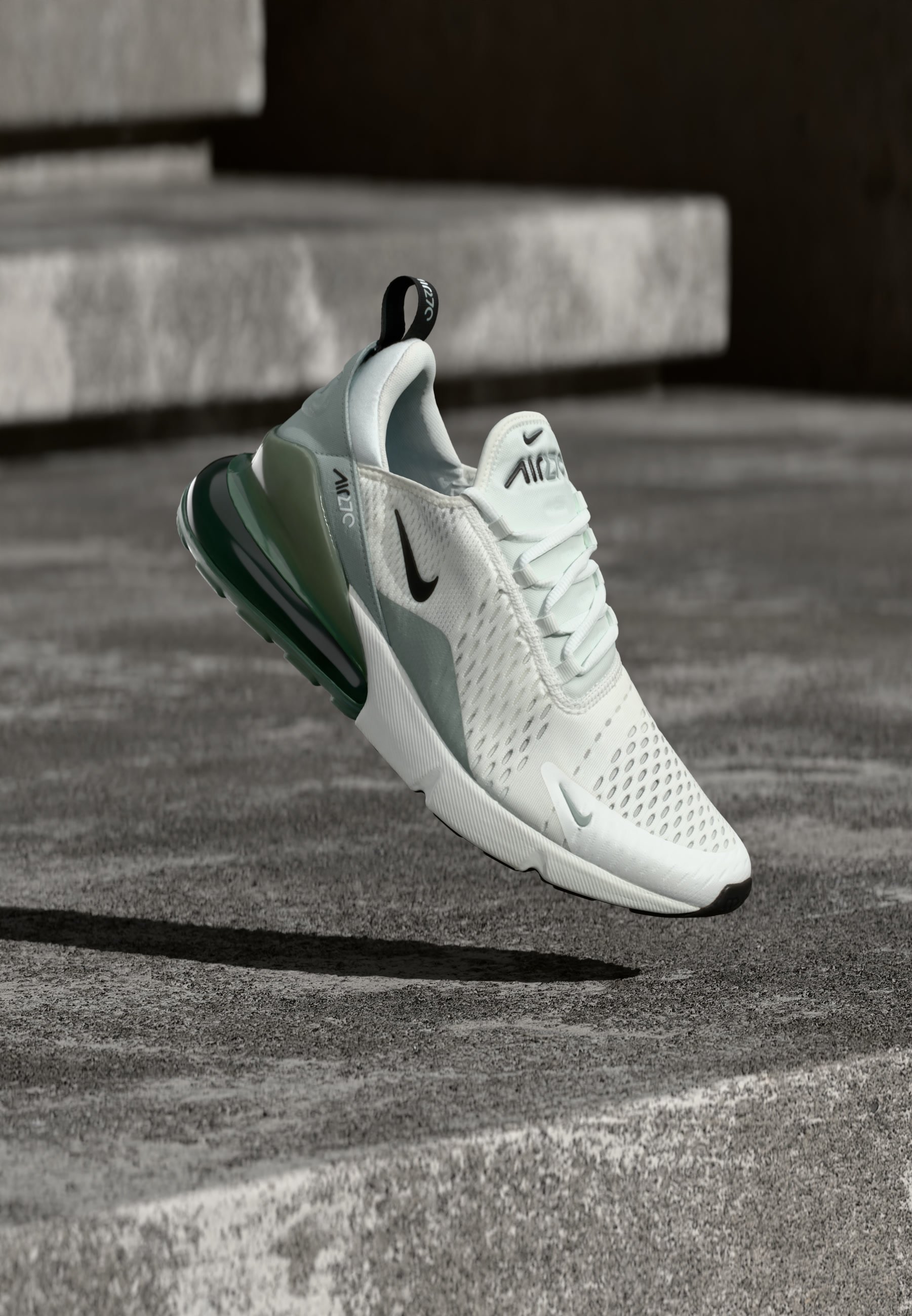 Nike Sportswear AIR MAX 270 - Tenisky - summit white/black/light pumice/jade horizon