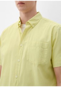 s.Oliver KURZARM - Overhemd - limettengrün