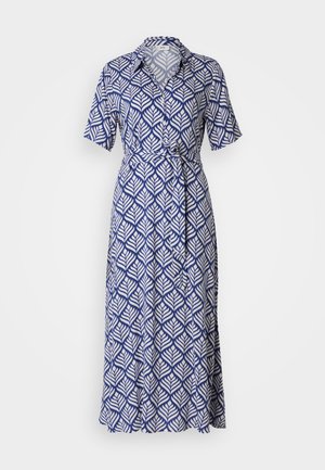 Sukienka krótki rękaw w kolorze granatowym z białym wzorem liści, posiada kołnierzyk i związany pasek w talii, z lekką spódnicą do kolan.