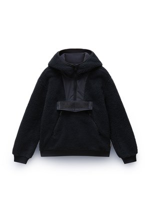 Fleece pullover hoodie i sort med struktureret stof, frontlynlås og et logo patch. Har elastiske manchetter og en kængurulomme.