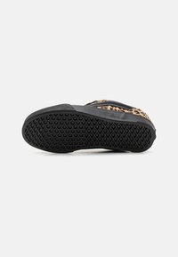 Vans KNU SKOOL UNISEX - Zapatillas skate - black