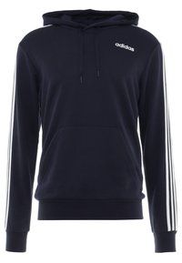 Námořnická modrá mikina s kapucí, s přední klokaní kapsou, bílým logem Adidas na hrudi a třemi bílými pruhy na obou rukávech.