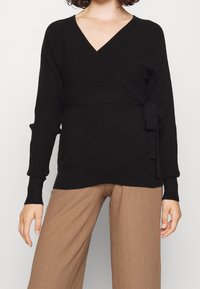 Anna Field MAMA Stickad tröja - black