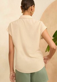Love & Roses ROLL SLEEVE UTILITY - REGULAR FIT - Overhemdblouse - beige linen cutwork