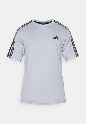  Lichtgrijs sportshirt met korte mouwen, gemaakt van ademende stof. Bevat zwarte driekleurige accenten op de schouders en een klein logo op de borst.
