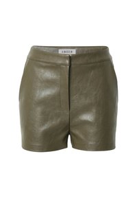 Olivengrüne Kunstleder-Shorts mit glänzender Textur, mittelhoher Taille, Vorderfalte und diskreten Seitentaschen. Markenlabel innen am Bund.
