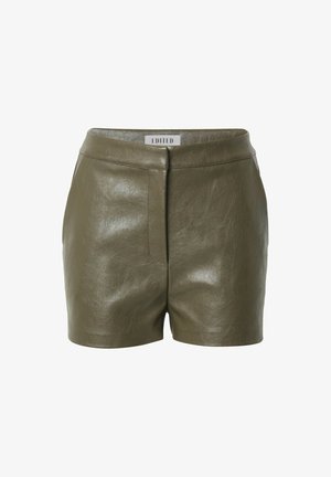 Olivengrüne Kunstleder-Shorts mit glänzender Textur, mittelhoher Taille, Vorderfalte und diskreten Seitentaschen. Markenlabel innen am Bund.