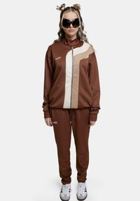 DEF DWD TAPIOCA  - Joggebukse - medium brown